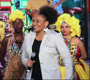 Margareth Menezes conta para MV Bill e Nega Gizza o que os estrangeiros falam sobre sua música brasileira